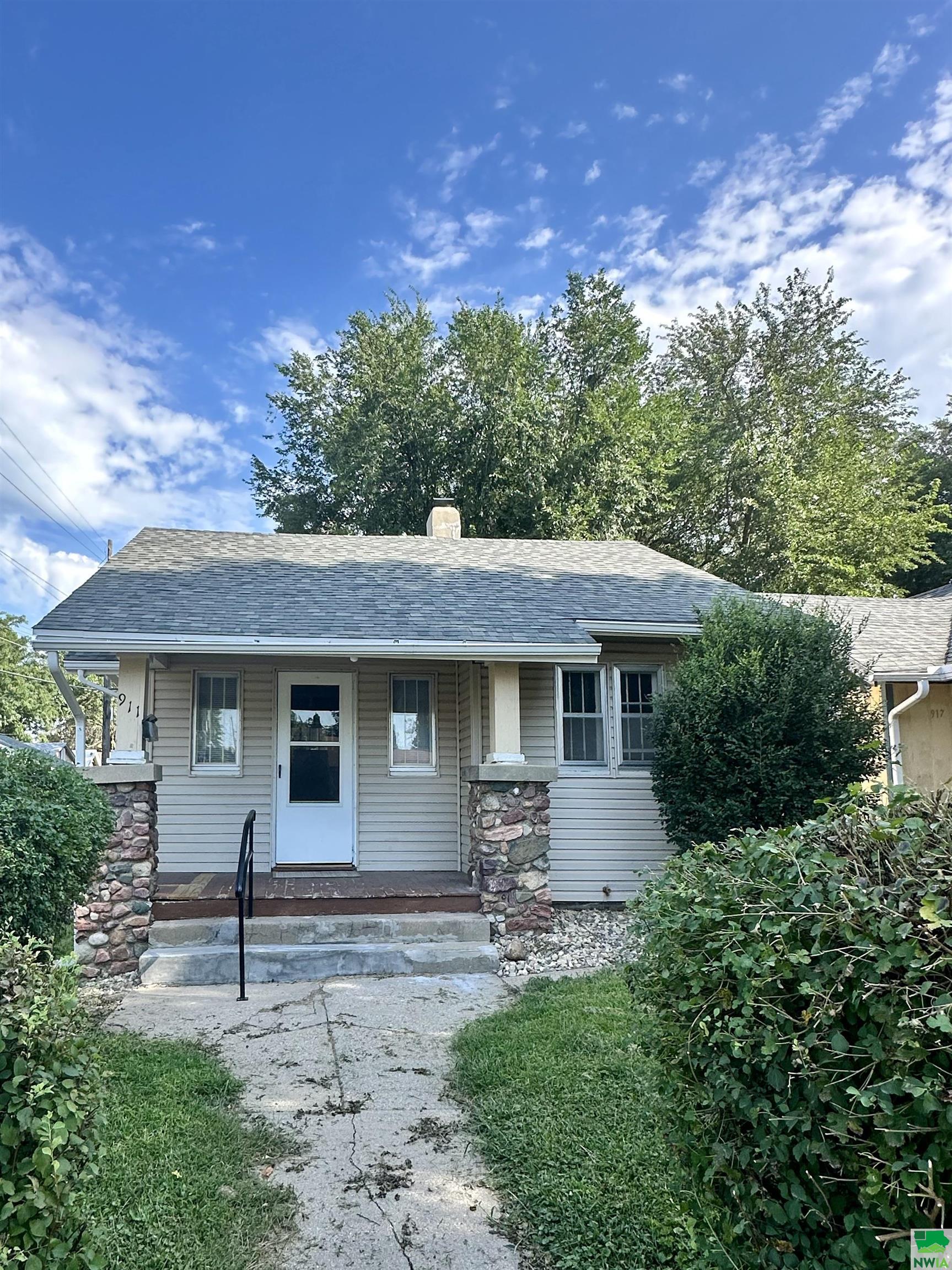 22nd St, Sioux City, IA 51104