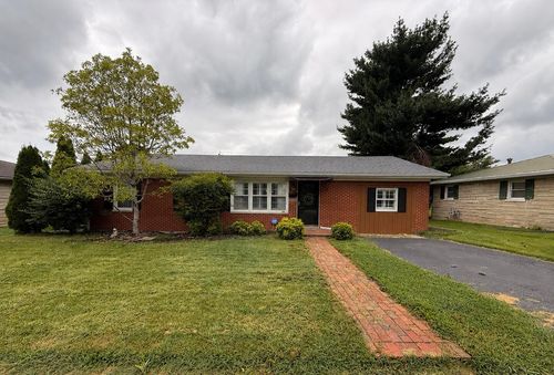 597 Meadowbrook Ln, Harrodsburg, KY, 40330-1268 | Card Image