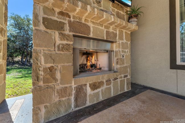 663 Private Road 1712, House other with 3 bedrooms, 3 bathrooms and null parking in Mico TX | Image 60