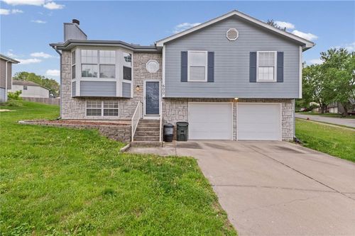 600 Se Steeple Ct, Blue Springs, MO, 64014-3848 | Card Image