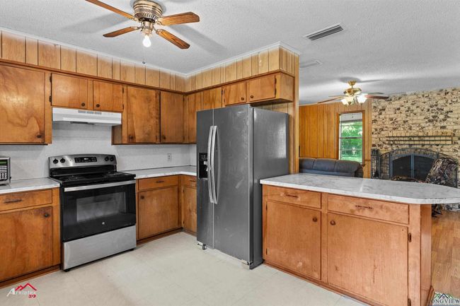 711 Comer St, House other with 3 bedrooms, 2 bathrooms and null parking in Carthage TX | Image 8