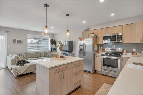 a-535 Petersen Rd, Campbell River, BC, V9W3H6 | Card Image