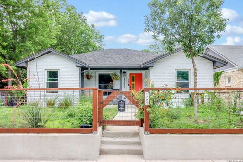 1721 Mistletoe Ave, San Antonio, TX, 78201-5418 | Card Image
