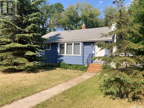 1522 10th Ave N, Saskatoon, SK, S7K3A8 | Card Image