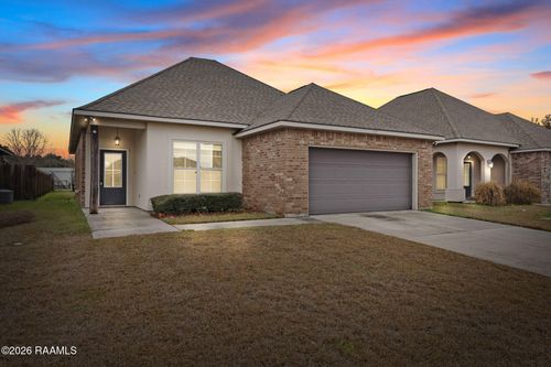117 Gray Birch Loop, Youngsville, LA, 70592-6672 | Card Image