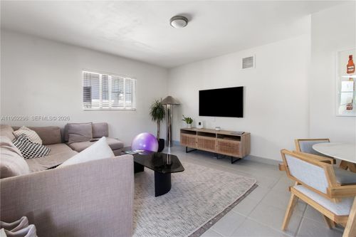 apt-3-1050 7th St, Miami Beach, FL, 33139-5946 | Card Image