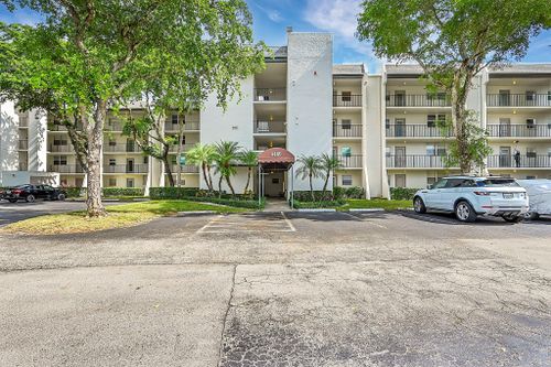 201-9480 Poinciana Place, Davie, FL, 33324 | Card Image