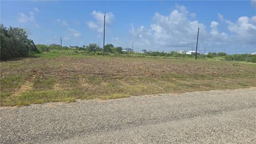 237 - 239 W Club Oak Lane, Rockport, TX, 78382 | Card Image