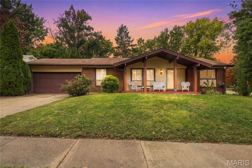1 Lancaster Ct, Florissant, MO, 63033-1512 | Card Image
