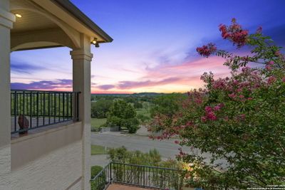 305 Lakewood Dr, House other with 4 bedrooms, 2 bathrooms and null parking in Kerrville TX | Image 3