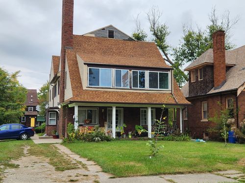 630 Glynn Ct, Detroit, MI, 48202-1451 | Card Image