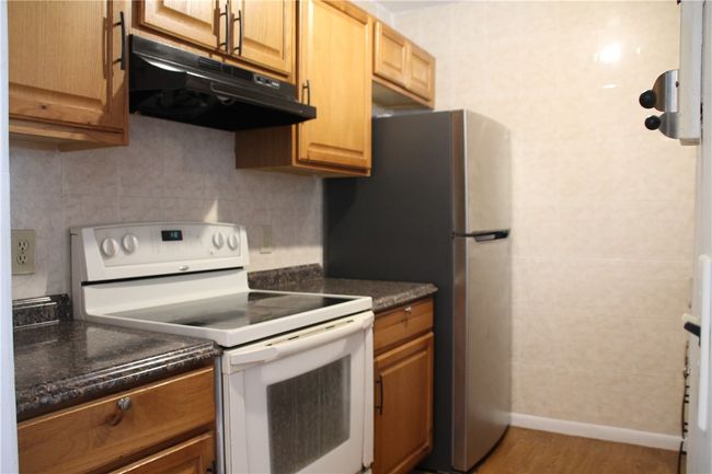 J - 9 Apache Dr, Condo with 2 bedrooms, 1 bathrooms and 2 parking in Westerly RI | Image 7