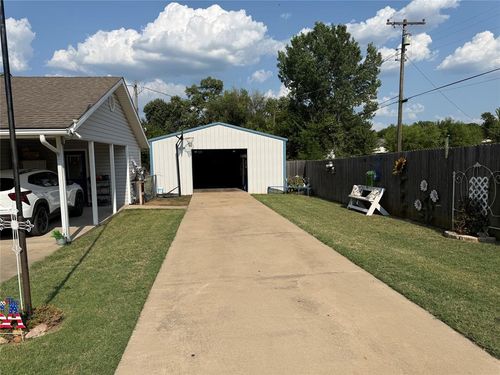 521 N Ballard St, Maud, OK, 74854 | Card Image