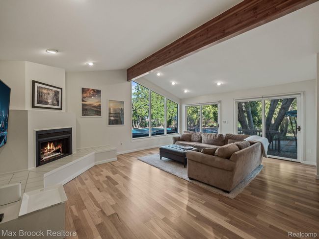 22491 N Nottingham Dr, House other with 4 bedrooms, 3 bathrooms and null parking in Beverly Hills MI | Image 9
