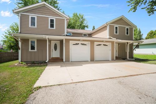6867 Enge Drive, Newburg, WI, 53090 | Card Image
