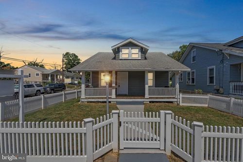 4000 Lawrence St, BRENTWOOD, MD, 20722-2123 | Card Image