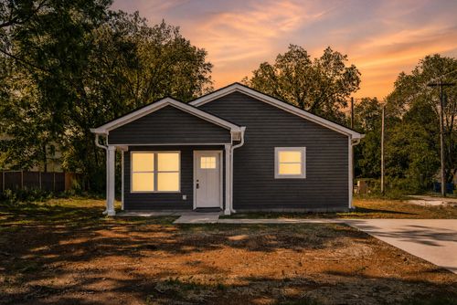 208 W Decherd St, Tullahoma, TN, 37388 | Card Image