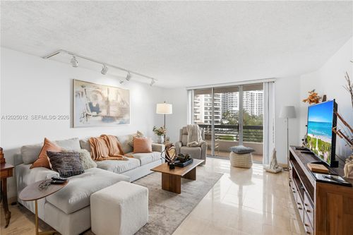502-19195 Mystic Pointe Dr, Aventura, FL, 33180-4502 | Card Image
