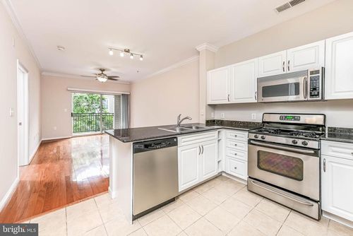 apt-306-12909 Centre Park Cir, HERNDON, VA, 20171-5846 | Card Image