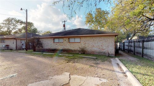 a-204 Lynn Dr, Bryan, TX, 77801-3365 | Card Image