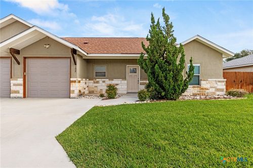 3b-152 Navarro Xing, Seguin, TX, 78155-3016 | Card Image