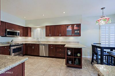 72 E Dawn Drive, House other with 3 bedrooms, 3 bathrooms and null parking in Tempe AZ | Image 3