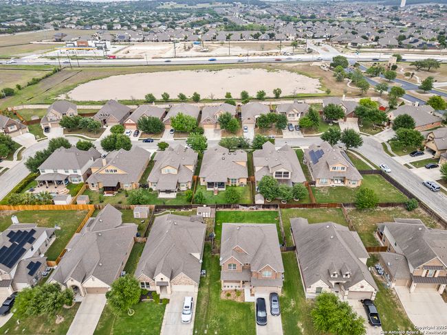917 Miraflores, House other with 3 bedrooms, 4 bathrooms and null parking in Cibolo TX | Image 45