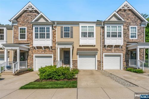18 Bahr Cir, Verona, NJ, 07044-3200 | Card Image