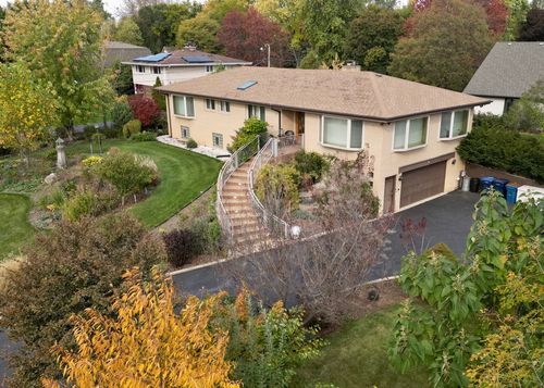 518 E Niagara Ave, Schaumburg, IL, 60193-4881 | Card Image