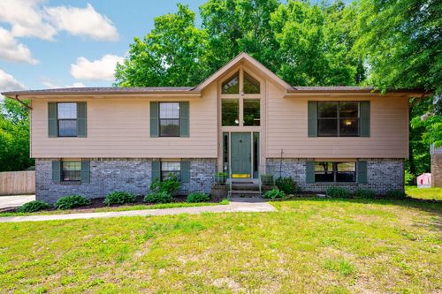 612 Northbrook Dr, Hixson, TN, 37343-1280 | Card Image