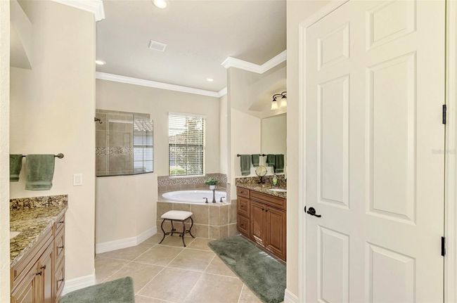 Entrance to Primary En-Suite Bathroom | Image 42