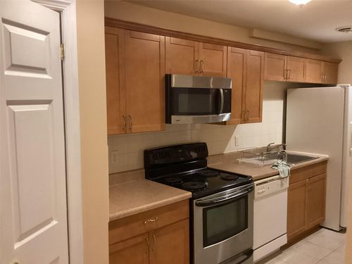 2 Debron Ct, Centereach, NY, 11720-4162 | Card Image