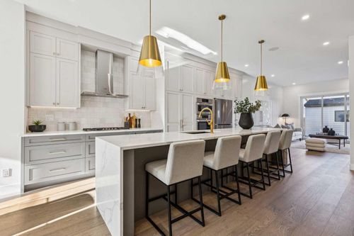 1726 19 Ave Nw, Calgary, AB, T2M1B3 | Card Image