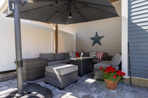 23 Cypress Cir, Exeter, NH, 03833-8804 | Card Image