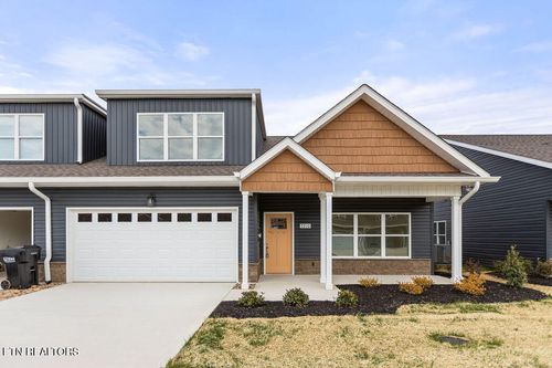 7318 Whispering Creek Ln, Powell, TN, 37849-4481 | Card Image