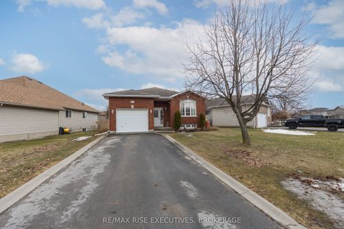 414 Abbot St, Kingston, ON, K7P3J4 | Card Image