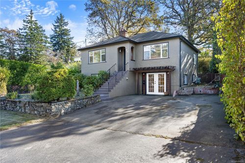 1085 Hulford St, Saanich, BC, V8X3B5 | Card Image