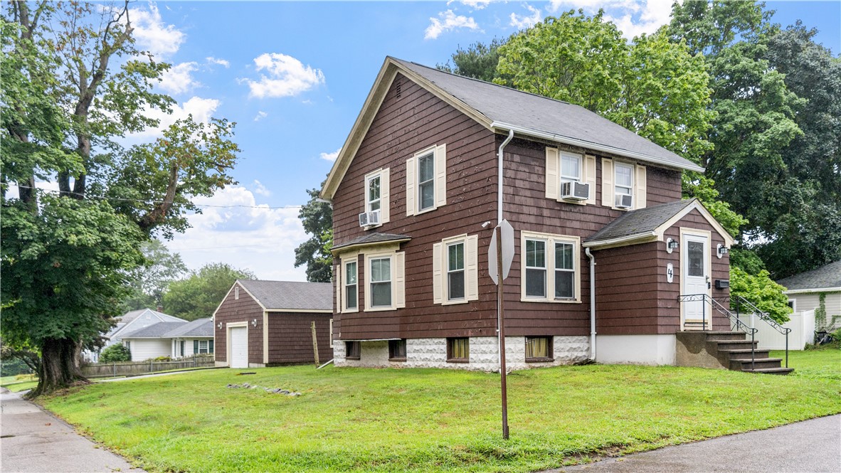 Whitcomb Rd, Riverside, RI 02915