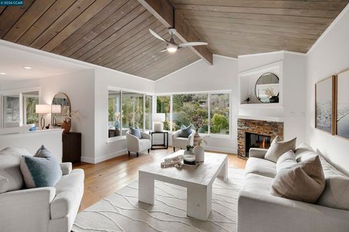 28 28 Southwood Dr, Orinda, CA, 94563 | Card Image