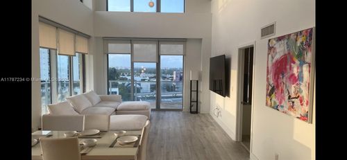 pm02-3451 Ne 1st Ave, Miami, FL, 33137-3984 | Card Image