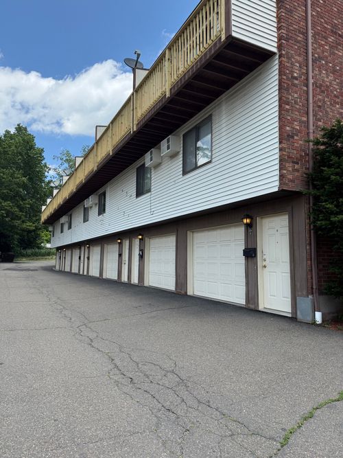 unit-2-531 Meriden Rd, Waterbury, CT, 06705-2247 | Card Image