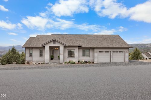 7314 Se Night Hawk Ct, Prineville, OR, 97754-7681 | Card Image
