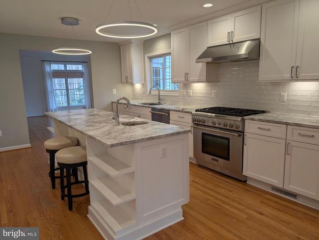 11901 Paradise Ln, House other with 4 bedrooms, 5 bathrooms and null parking in Oak Hill VA | Image 9
