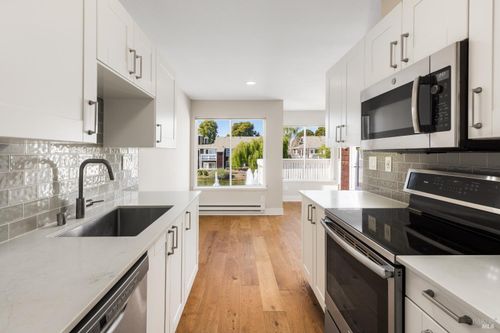 218 Marina Lakes Dr, Richmond, CA, 94804-7456 | Card Image