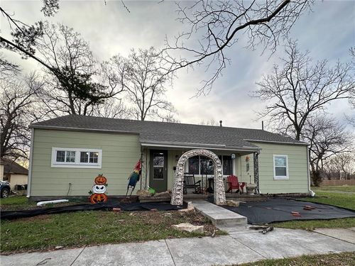 736 N Sycamore St, Ottawa, KS, 66067-1831 | Card Image