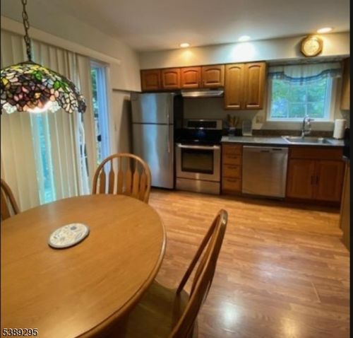 12 Cherokee Ave, Lake Hiawatha, NJ, 07034-2802 | Card Image