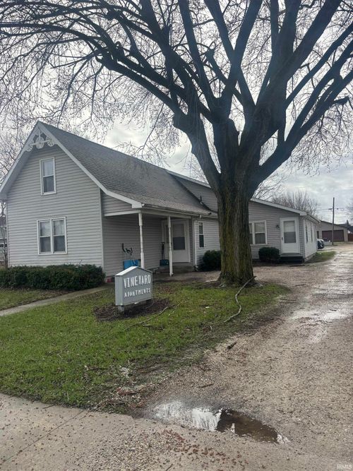 615 E Votaw St, Portland, IN, 47371-1609 | Card Image