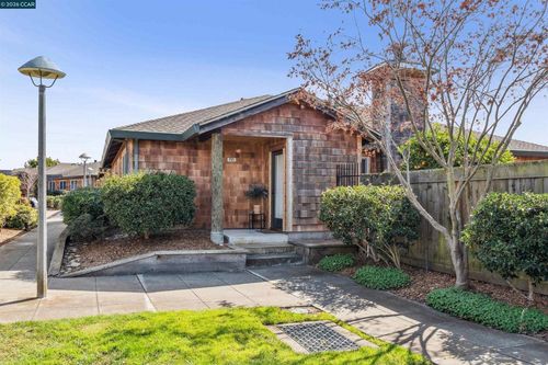 405 Centre Ct, Alameda, CA, 94502-6529 | Card Image