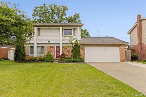 12360 Moers Dr, Sterling Heights, MI, 48313-2585 | Card Image