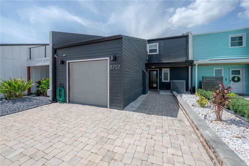 8757 Bay Pointe Dr, TAMPA, FL, 33615-4905 | Card Image